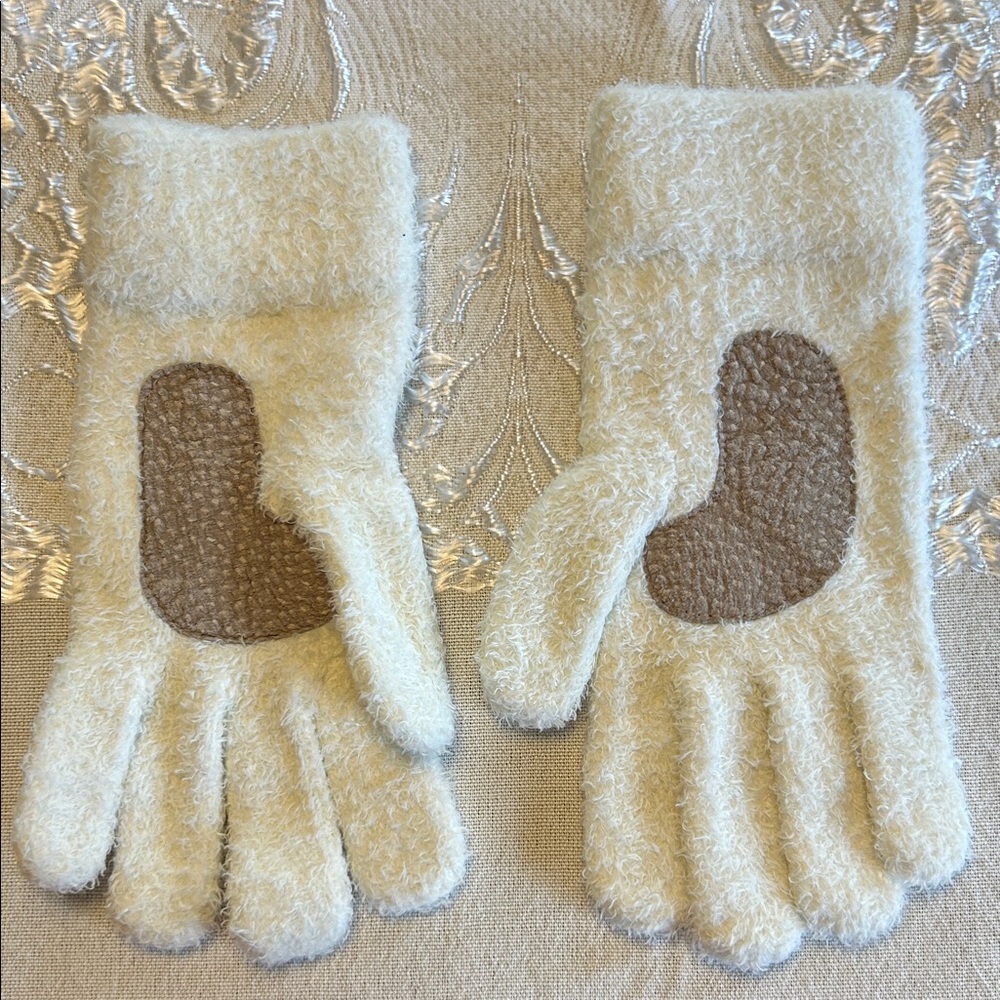 Isotoner Cream & Brown Fuzzy Women’s Gloves; Incredibly Soft & Warm!Barely Worn!
